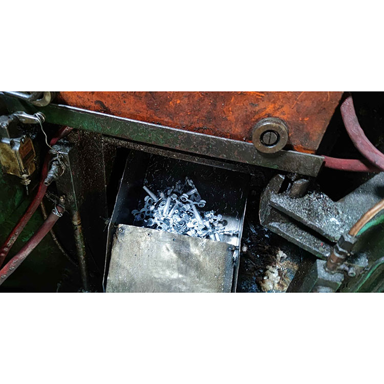 Zein da zinka hiltzearen eta aluminioaren hilketen arteko aldea?